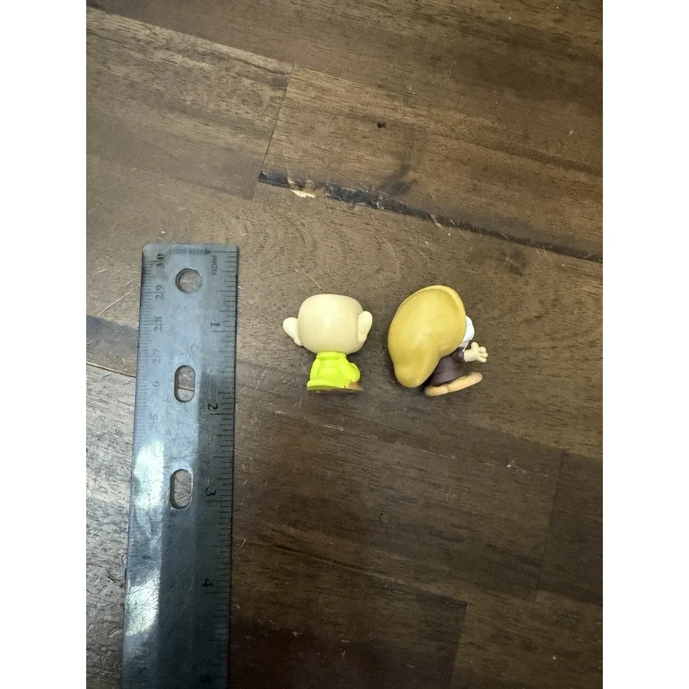 Disney doorables figure